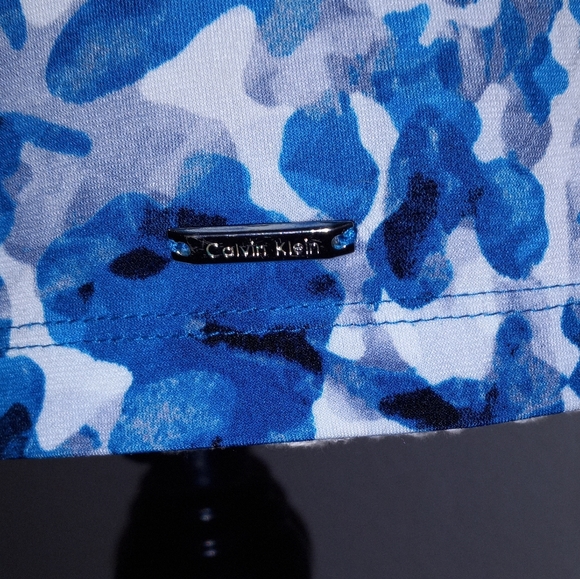 Women's Calvin Klein sleeveless blouse - Picture 3 of 5